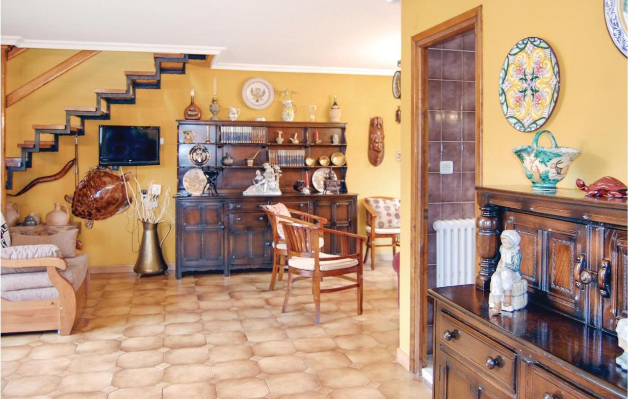 Gorgeous Home In Pilona With Kitchen La Pinera Dış mekan fotoğraf